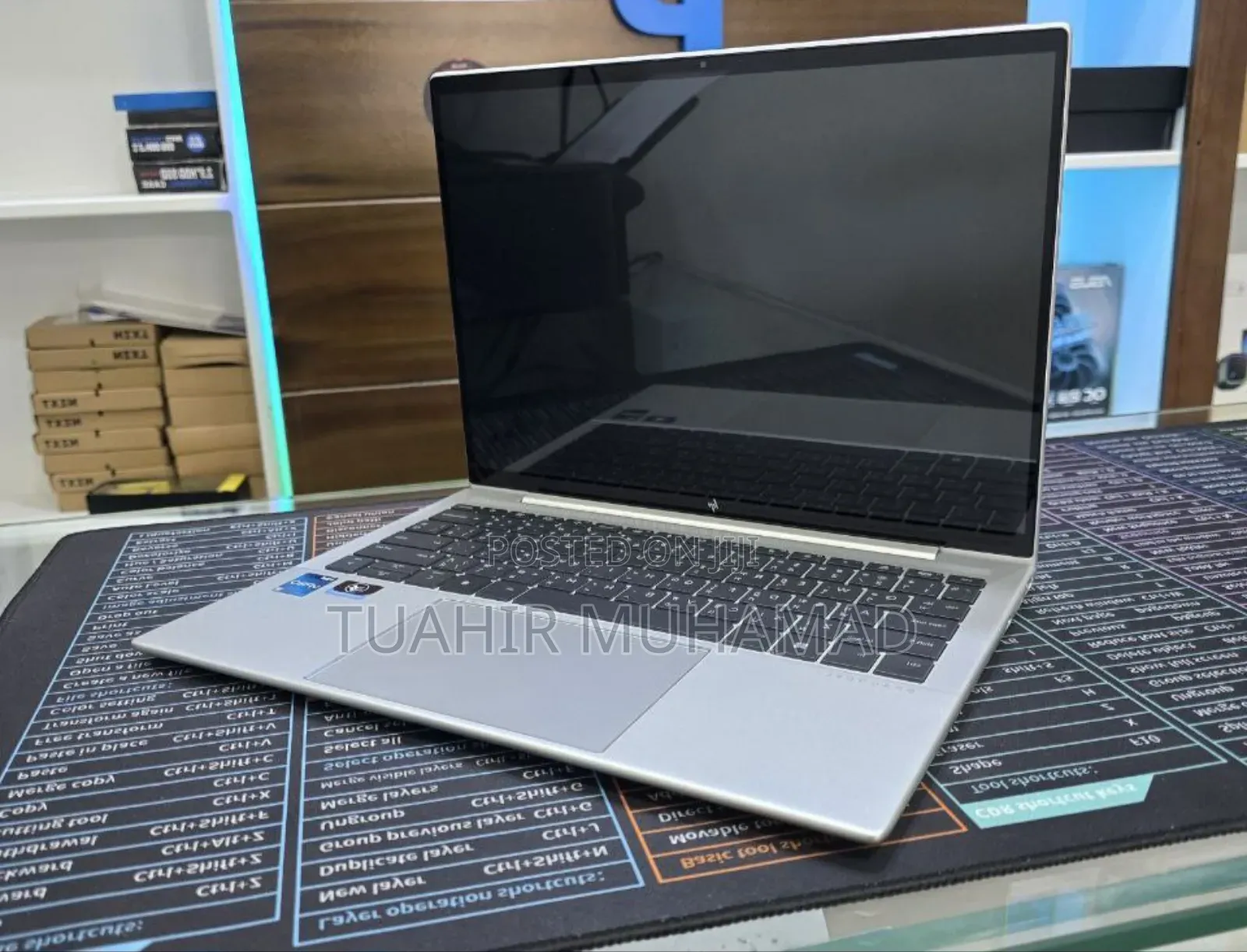 New Laptop HP Dragonfly G4 16GB Intel Core I7 SSD 512GB