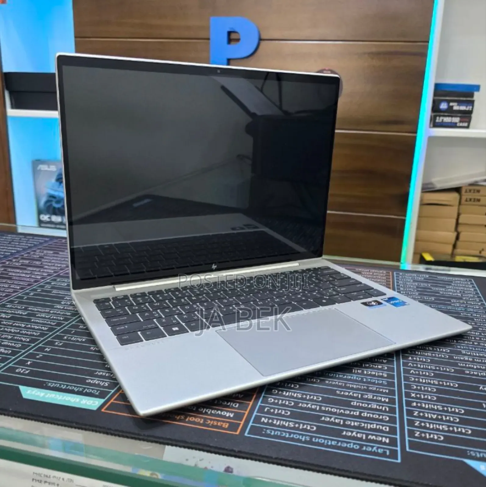 New Laptop HP Dragonfly G4 16GB Intel Core I7 SSD 512GB