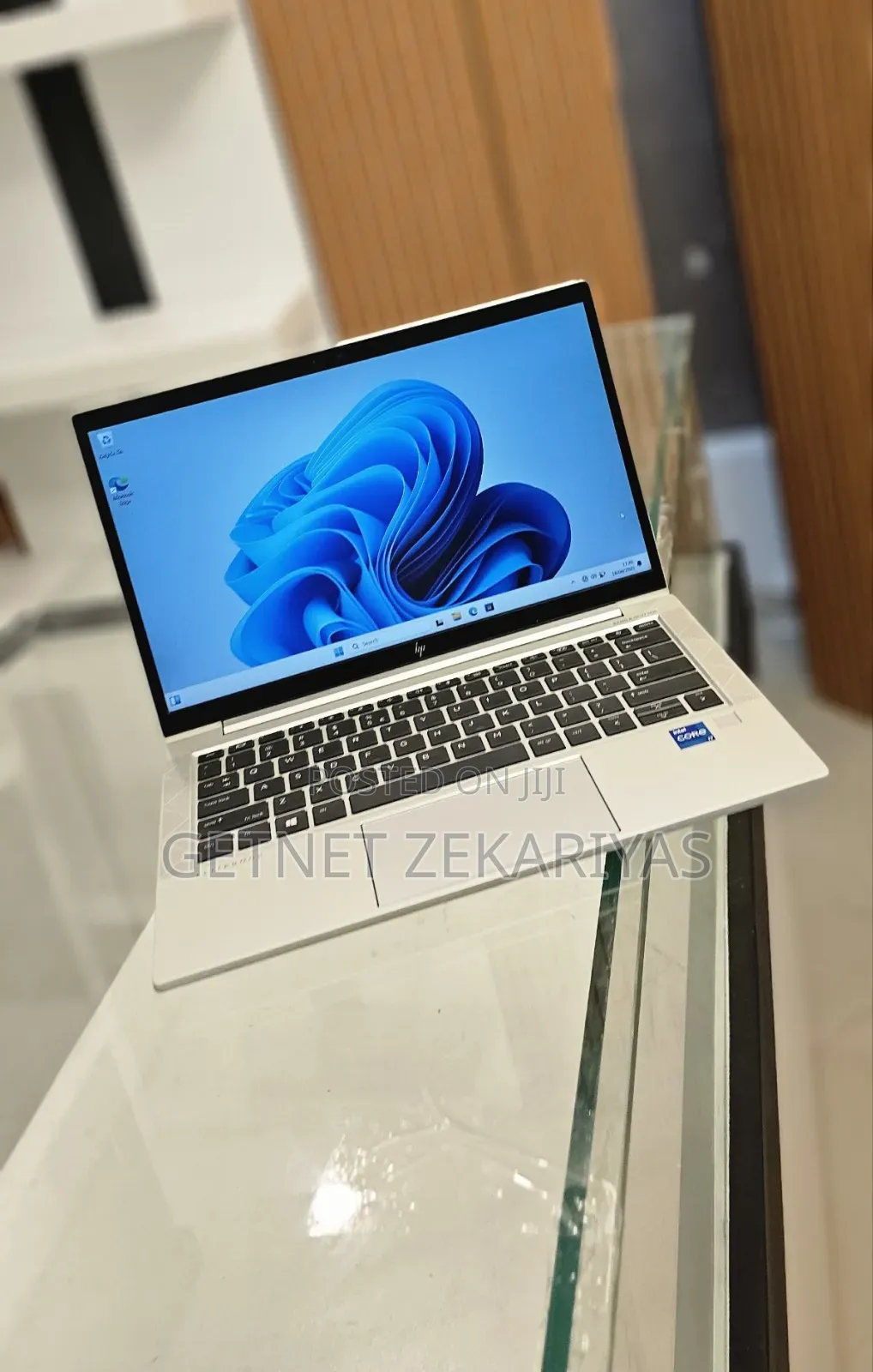 New Laptop HP EliteBook 830 G8 16GB Intel Core I7 SSD 512GB