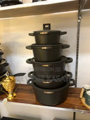 Photo - Momcoc Cookware Set