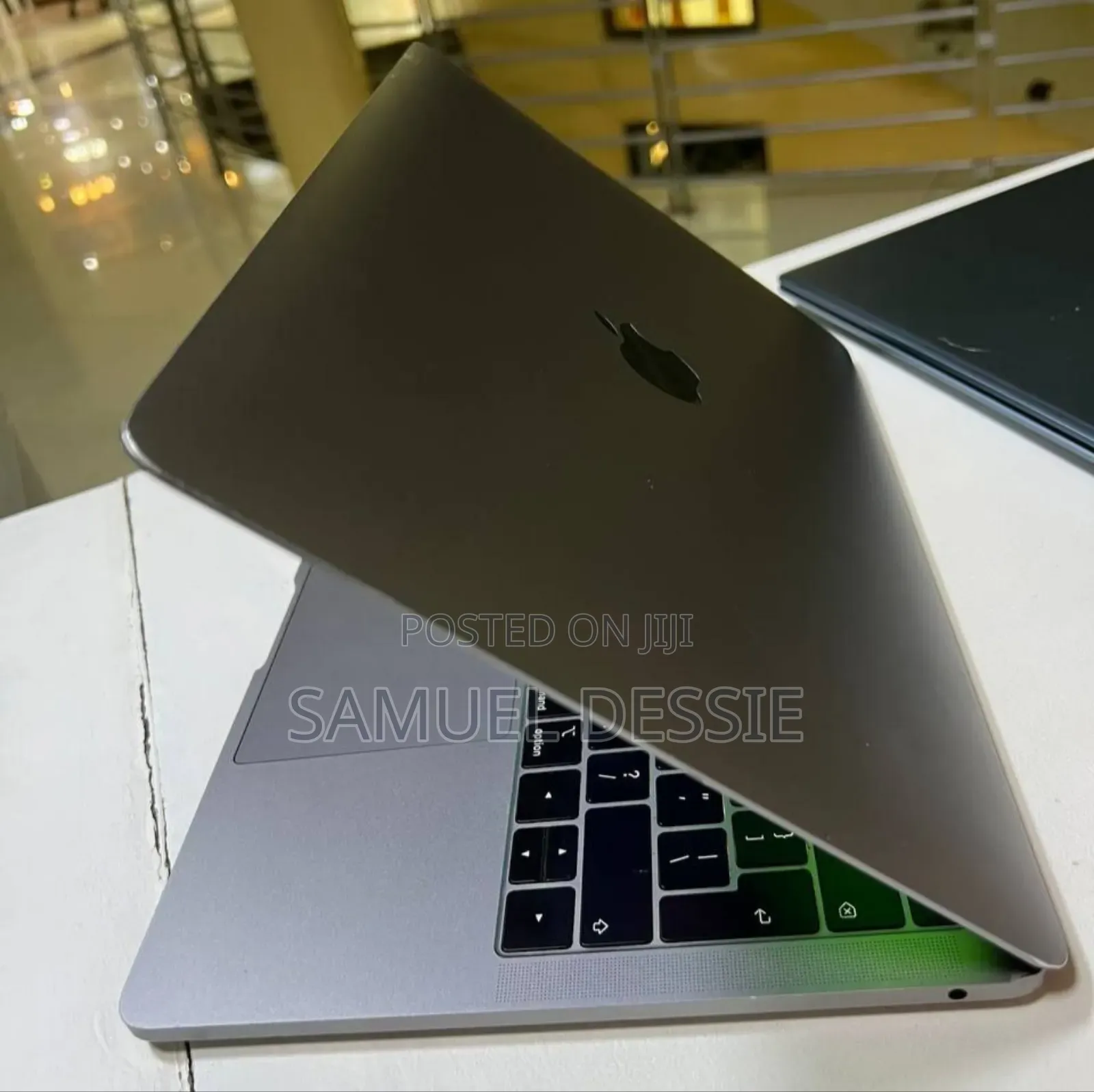 New Laptop Apple MacBook Pro 2019 8GB Intel Core I5 SSD 128GB