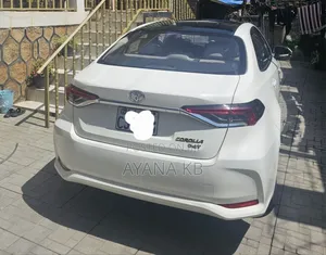 Toyota Corolla 2022 White