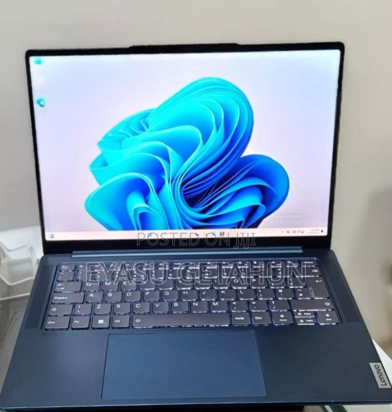 New Laptop Lenovo Yoga 330 16GB Intel Core I7 SSD 1T