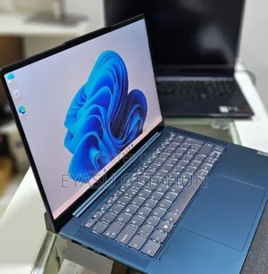 New Laptop Lenovo Yoga 330 16GB Intel Core I7 SSD 1T