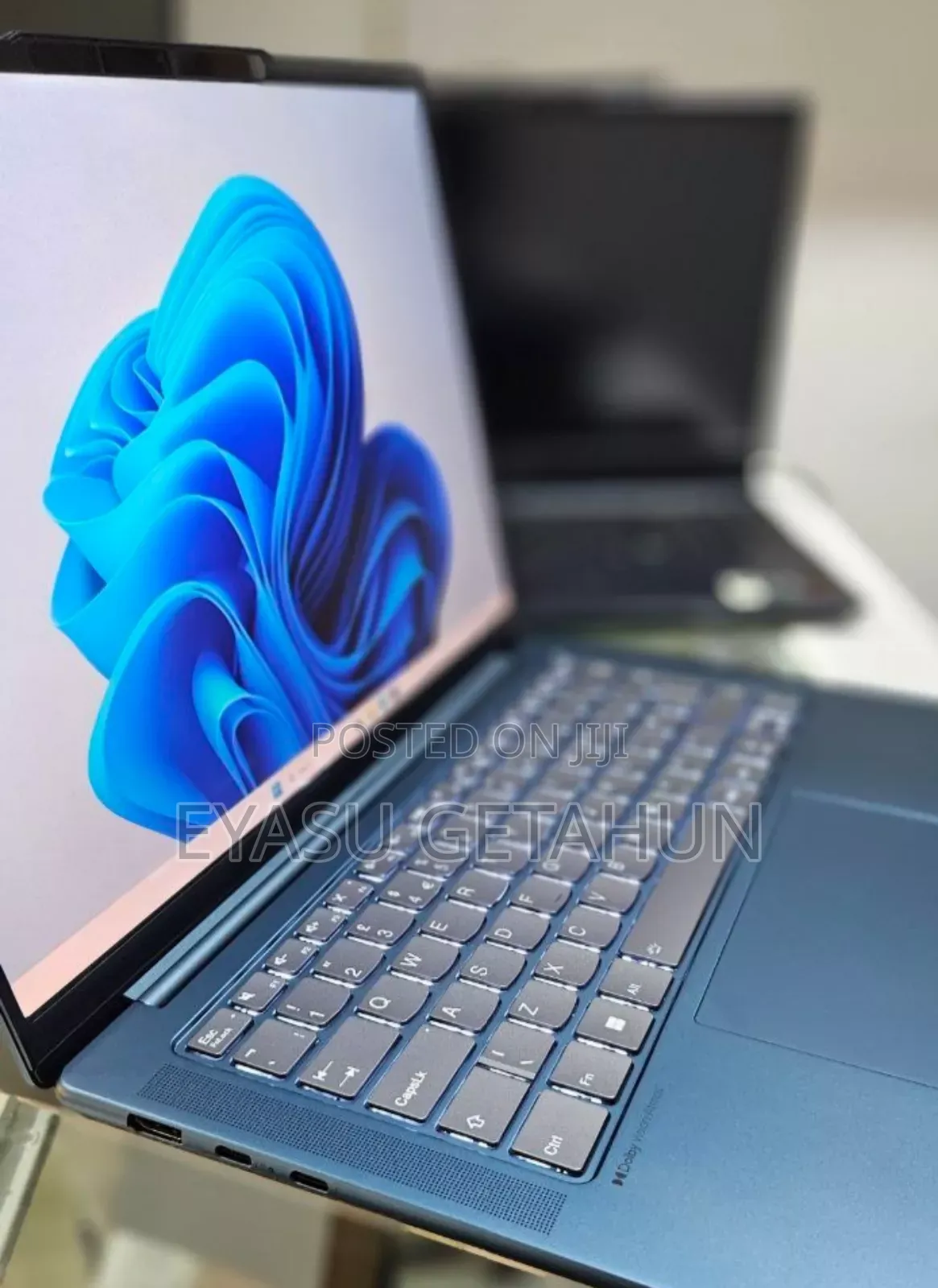 New Laptop Lenovo Yoga 330 16GB Intel Core I7 SSD 1T