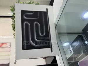 Photo - New Laptop Apple Macbook Pro 2025 M5 14-Inch 16GB Apple M5 SSD 512GB