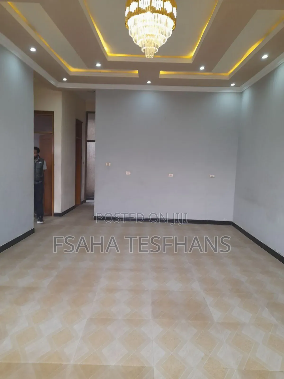 4bdrm Apartment in Villa, Bole for rent