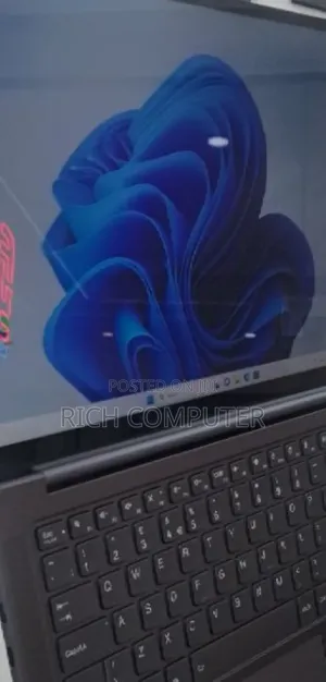 Photo - New Laptop Lenovo ThinkPad Yoga 16GB Intel Core I5 SSD 1T