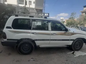 Toyota Land Cruiser 2004 Off white