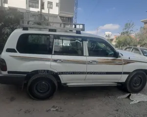 Toyota Land Cruiser 2004 Off white