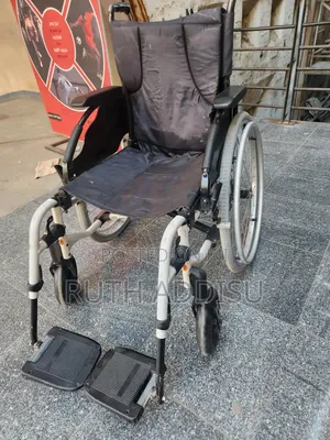 Wheelchair Foldable የሚታጠፍ ጠንካራ ዊልቸር Wheelchair ያገለገለ