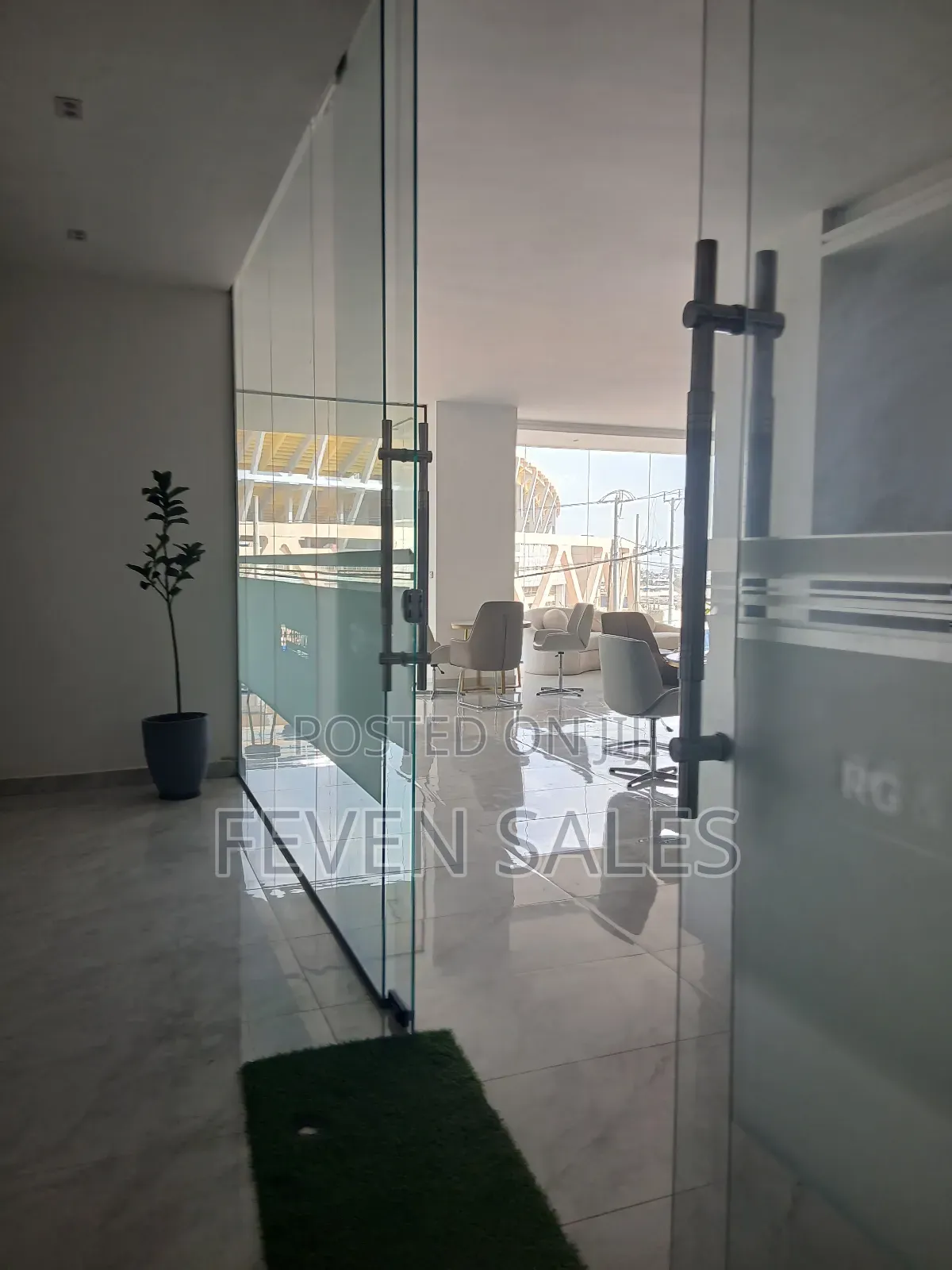 ቦሌ ላይ የንግ ሱቆችን እየሸጥን እንገኛለን