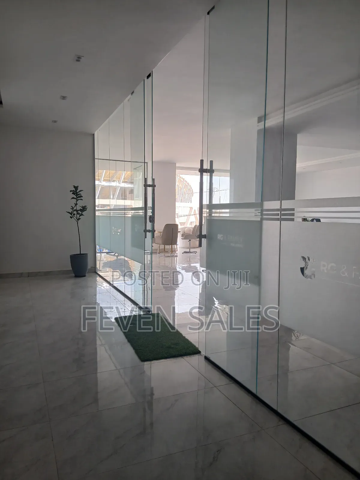 ቦሌ ላይ የንግ ሱቆችን እየሸጥን እንገኛለን