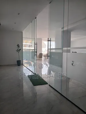 ቦሌ ላይ የንግ ሱቆችን እየሸጥን እንገኛለን