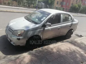 Toyota Platz 2005 Silver