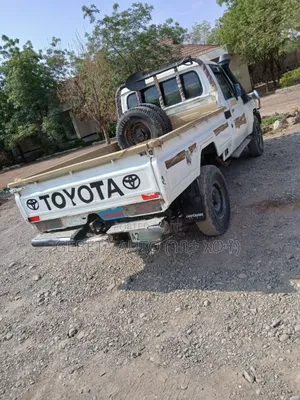 Toyota Land Cruiser 2012 White