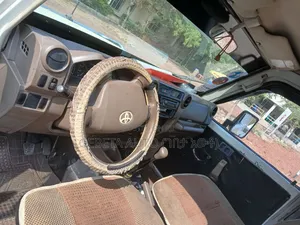 Toyota Land Cruiser 2012 White