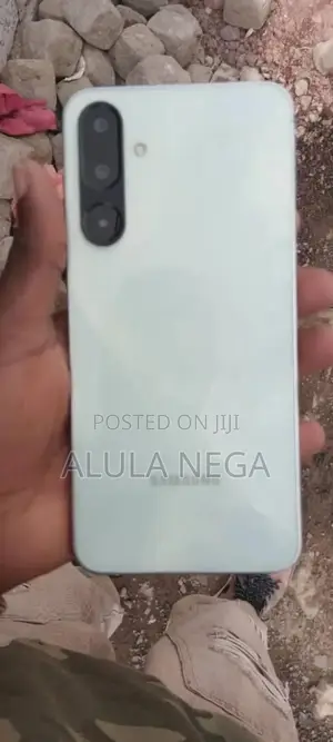 Photo - New Samsung Galaxy M16 128 GB Blue