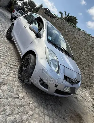 Toyota Yaris 2010 Pink