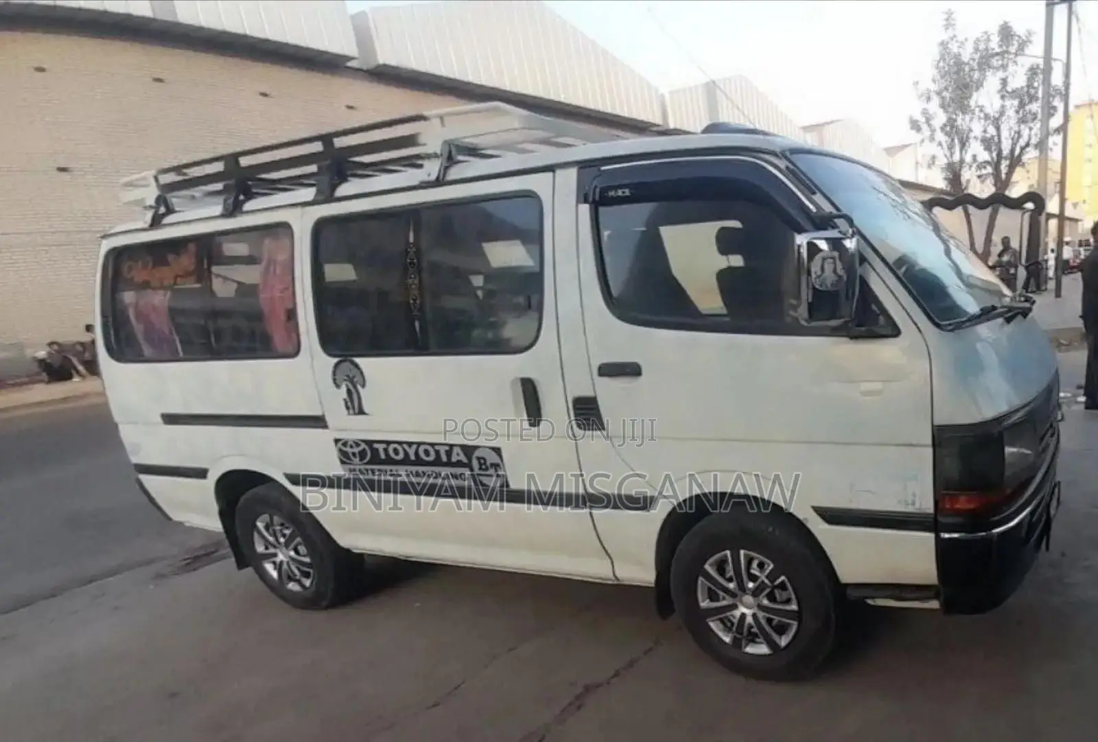 Toyota HiAce 2004 White
