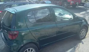 Toyota Vitz 1999 Green
