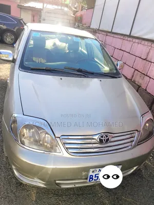 Photo - Toyota Corolla 2003 Gold