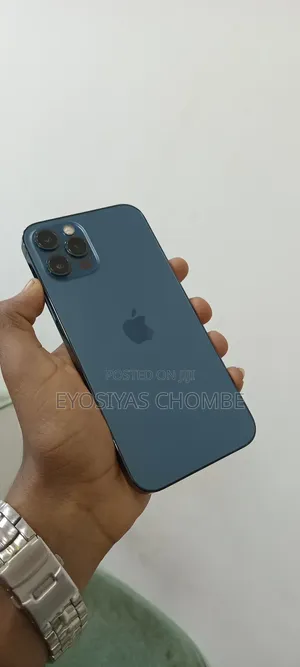 Photo - Apple iPhone 12 Pro 128 GB Blue