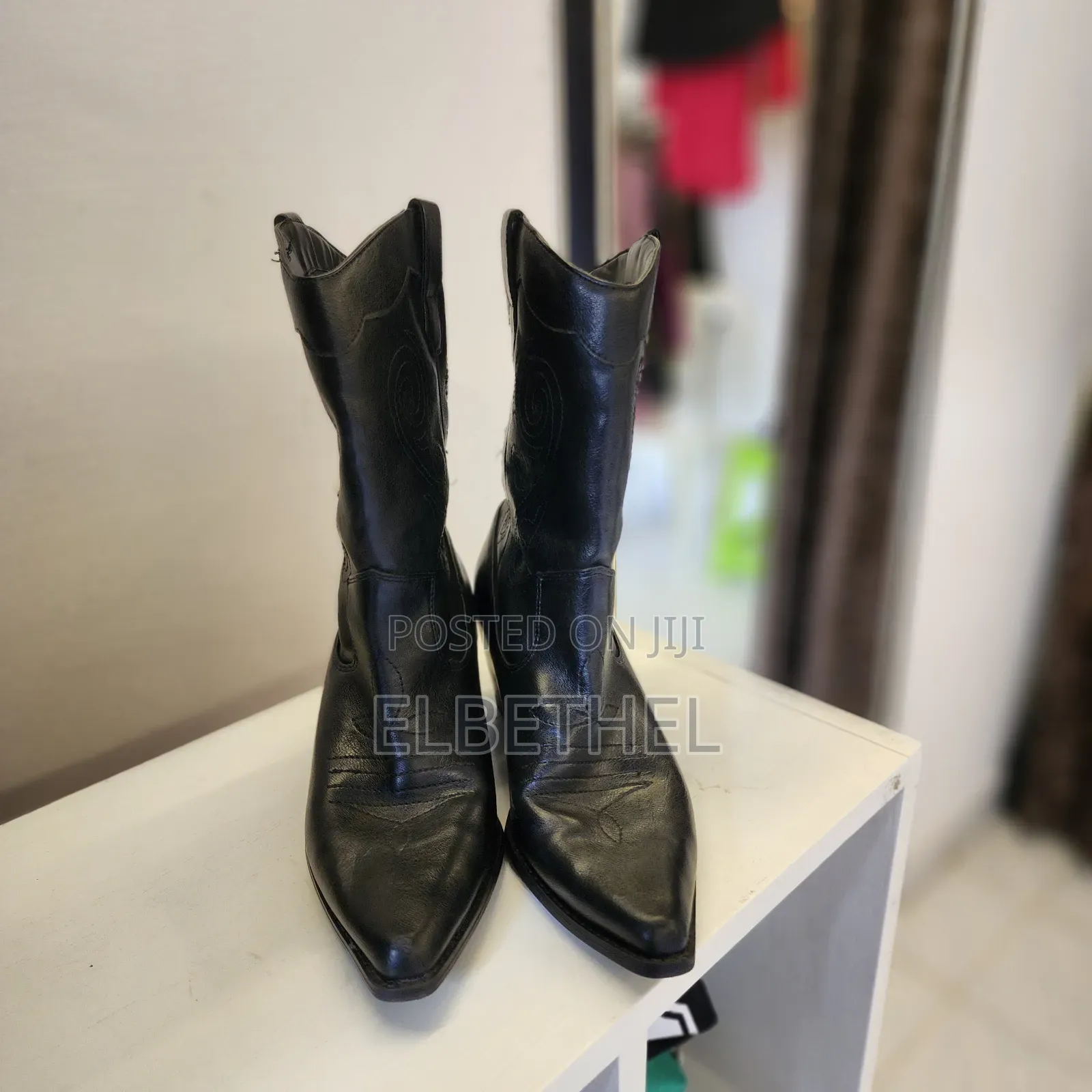 Boots Heel Bonda