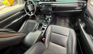 Toyota Hilux 2022 Brown