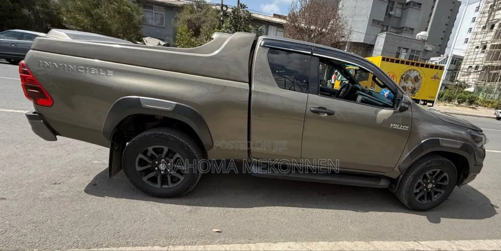 Toyota Hilux 2022 Brown