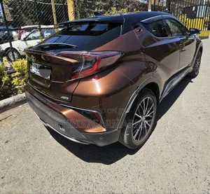 Toyota C-HR 2017 Brown
