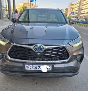 Toyota Highlander Hybrid 2023 Gray