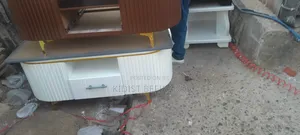 Photo - የመሀል ጠረጴዛ Wuth Free Delivery