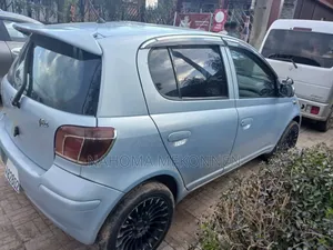 Photo - Toyota Vitz 2004 Blue