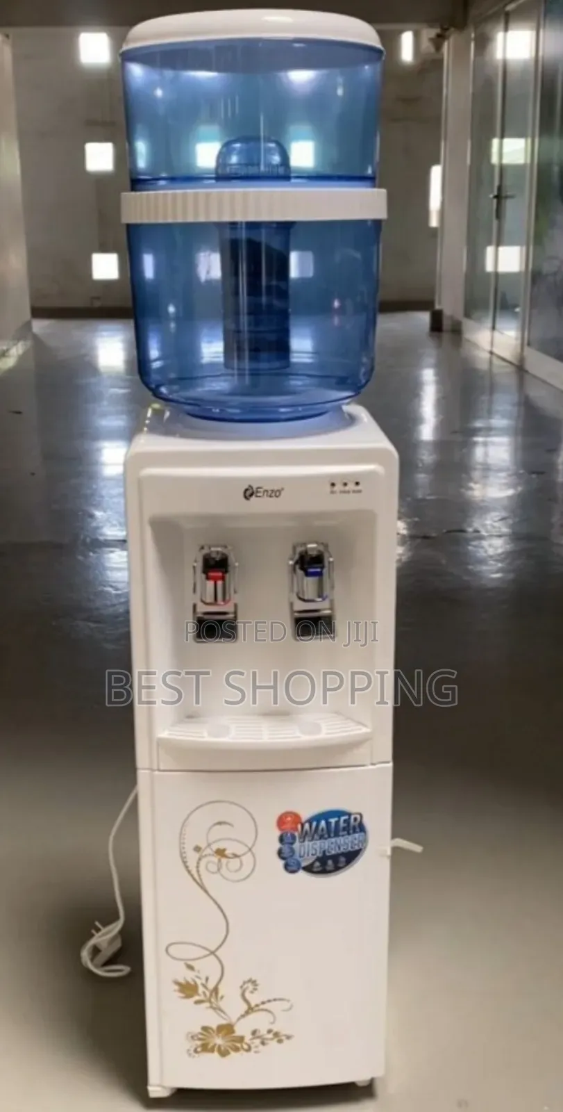 Enzo Water Dispenser 20 Liter የውሃ ማጣሪያ ከስርም የራሱ ኩባያና ብርጭቆ መደርደሪያ አለው