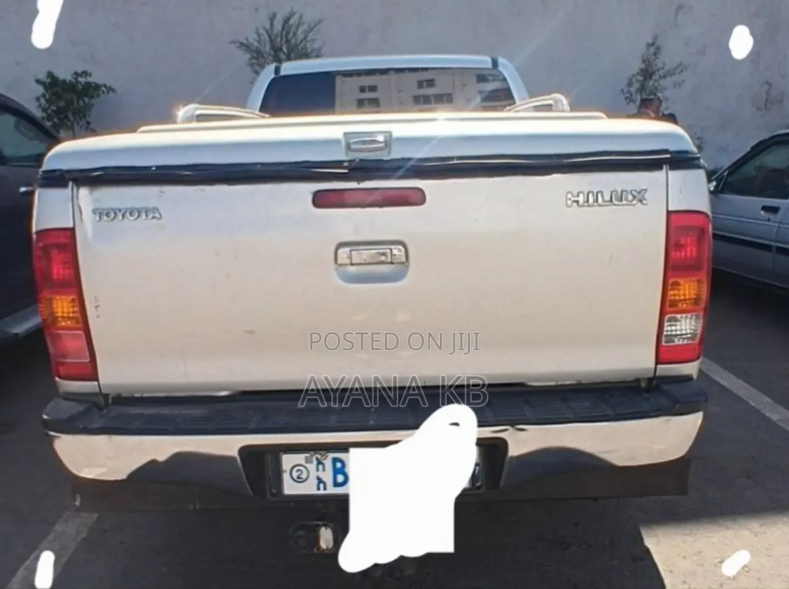 Toyota Hilux 2011 White