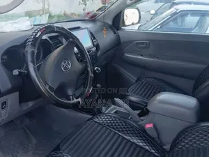 Toyota Hilux 2011 Gray