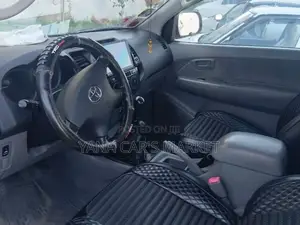 Toyota Hilux 2011 Gray