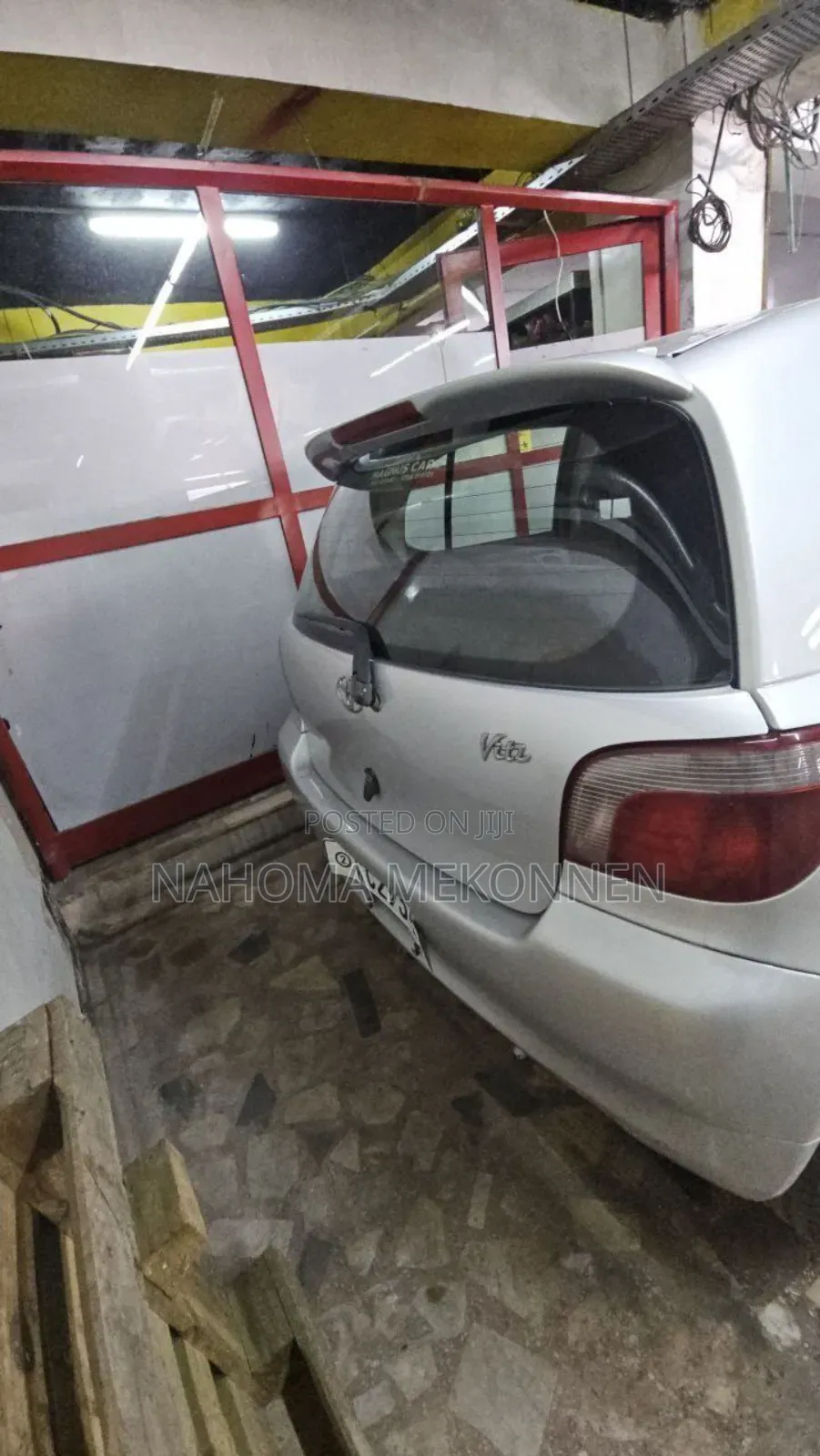 Toyota Vitz 2000 Silver