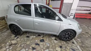 Toyota Vitz 2000 Silver