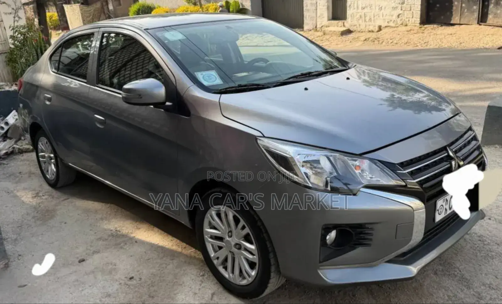 Mitsubishi Attrage 2022 Gray