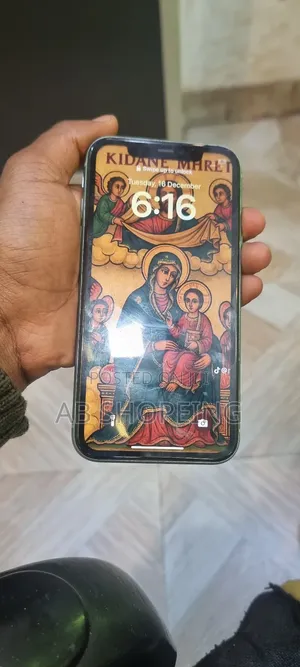 Photo - Apple iPhone 11 64 GB Green