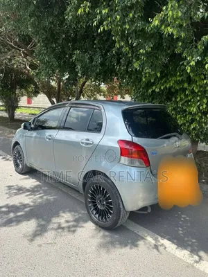 Toyota Yaris Base Hatchback 3dr 2010 Silver