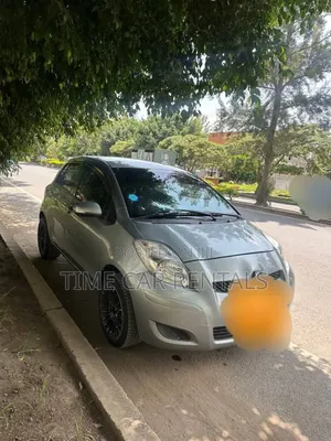 Toyota Yaris Base Hatchback 3dr 2010 Silver