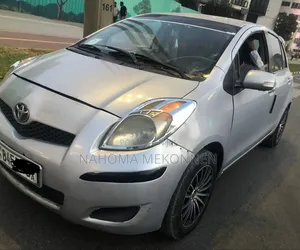 Toyota Yaris 2010 Silver