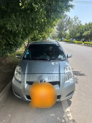 Photo - Toyota Yaris Base Hatchback 3dr 2010 Silver