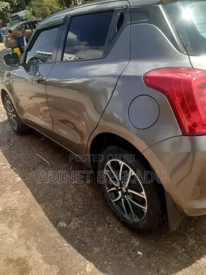Suzuki Swift 2022 Gray