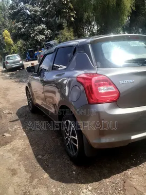 Suzuki Swift 2022 Gray
