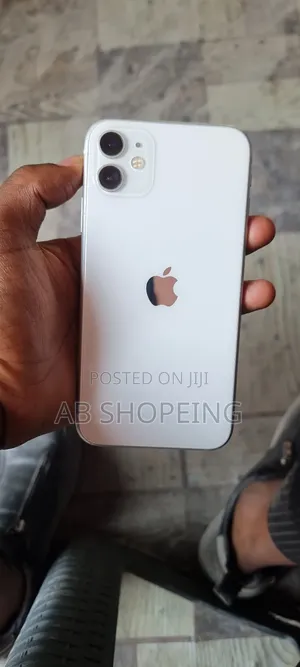 Apple iPhone 11 64 GB White