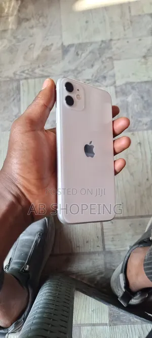 Apple iPhone 11 64 GB White